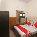 Oyo 26796 Nikunj Bed & Breakfast